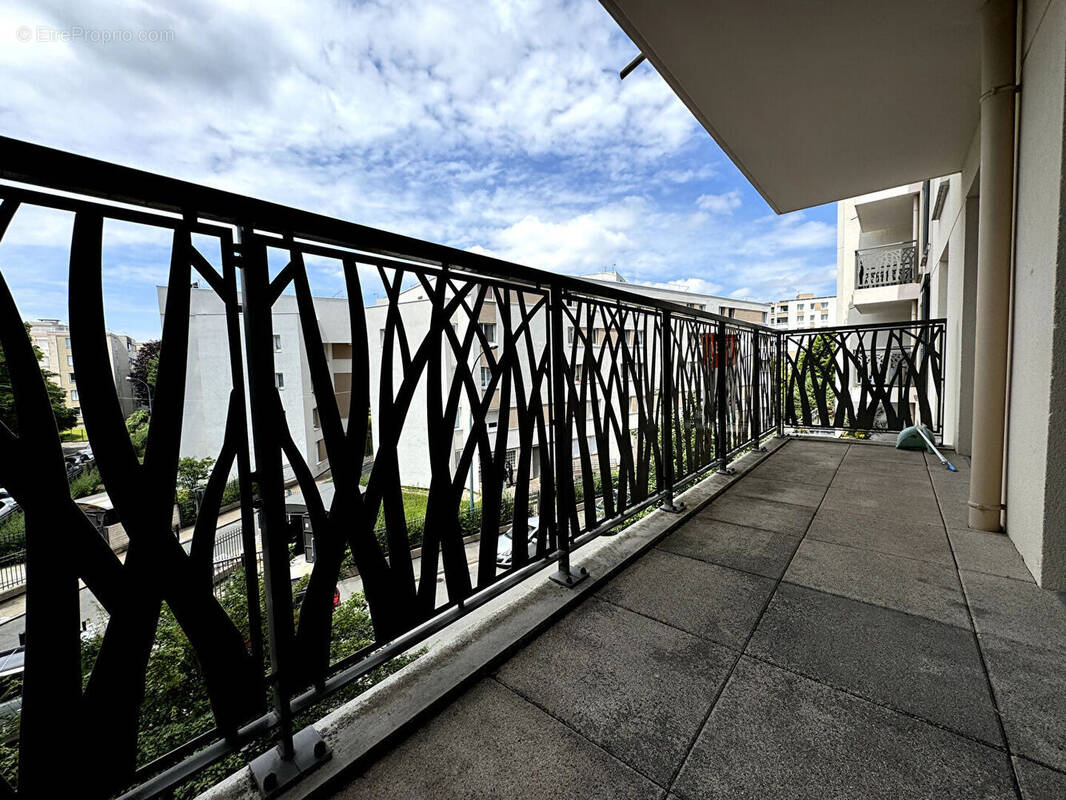 Appartement à SARTROUVILLE