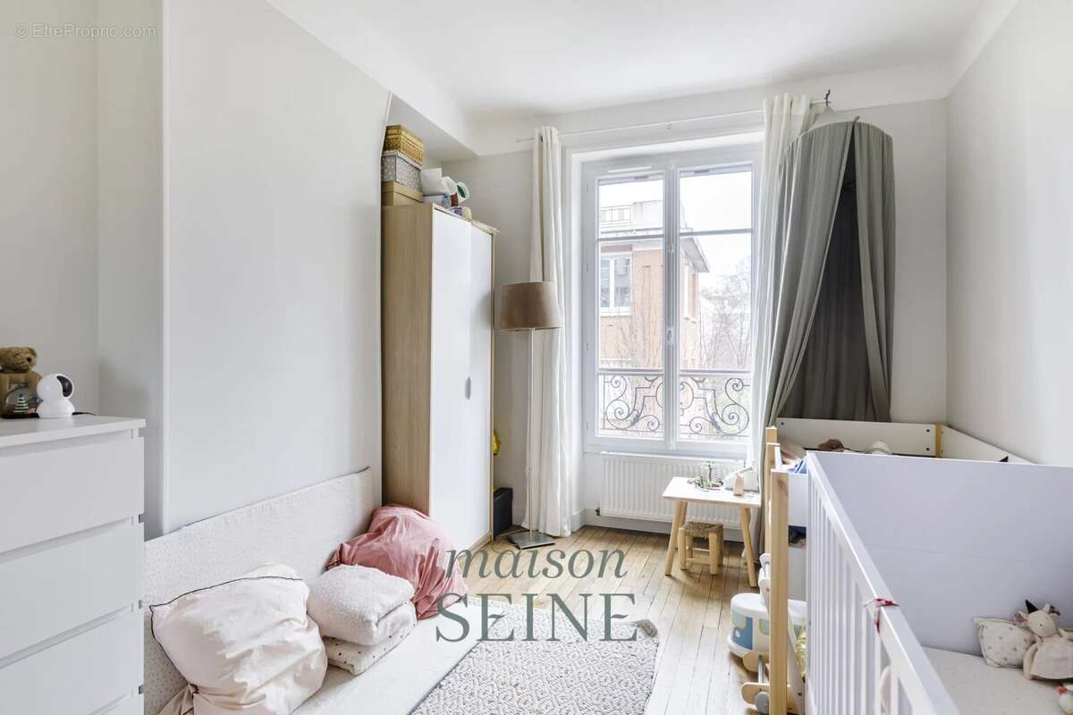 Appartement à NEUILLY-SUR-SEINE