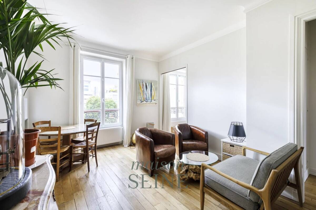 Appartement à NEUILLY-SUR-SEINE