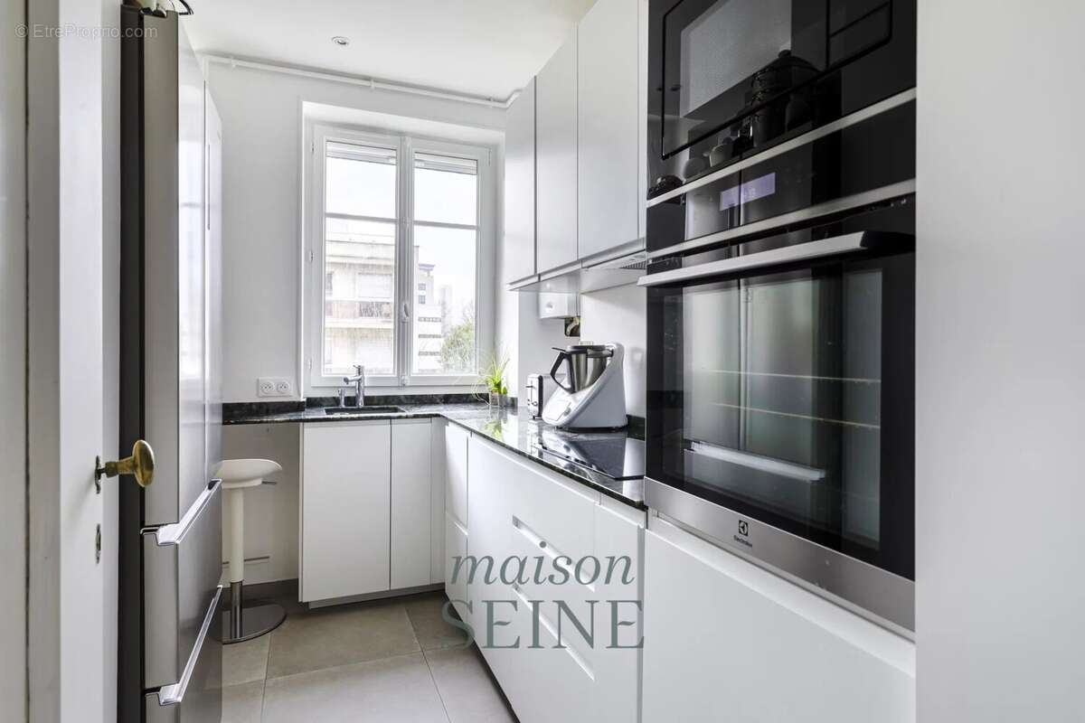 Appartement à NEUILLY-SUR-SEINE