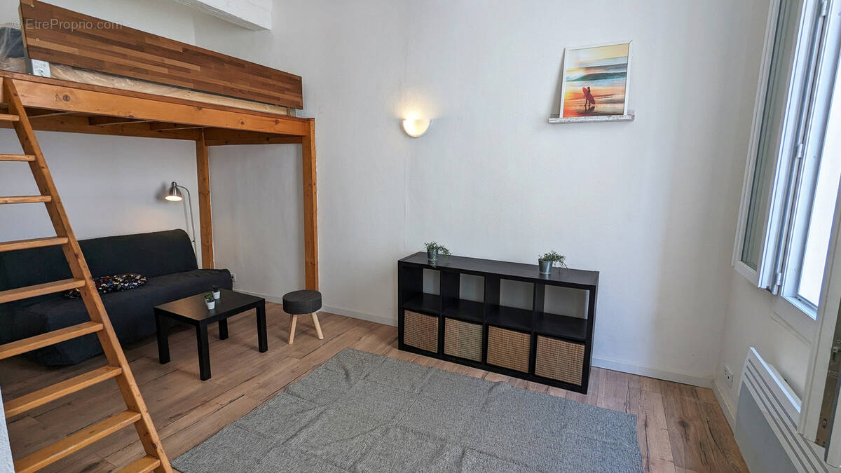 Appartement à MARSEILLE-2E