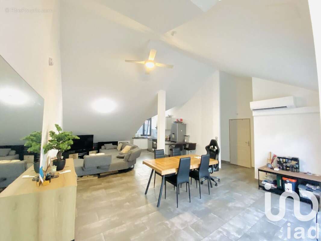 Photo 2 - Appartement à SAINT-DENIS