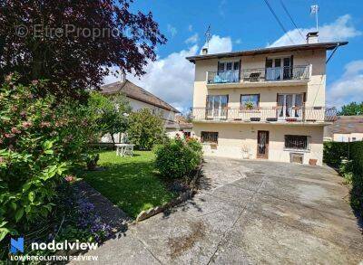 Appartement à OZOIR-LA-FERRIERE