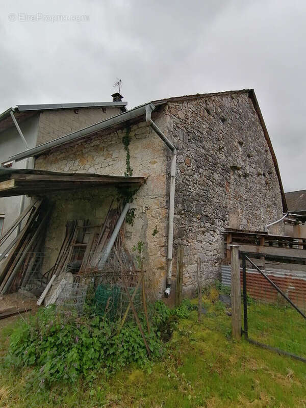 Maison à CEYZERIEU