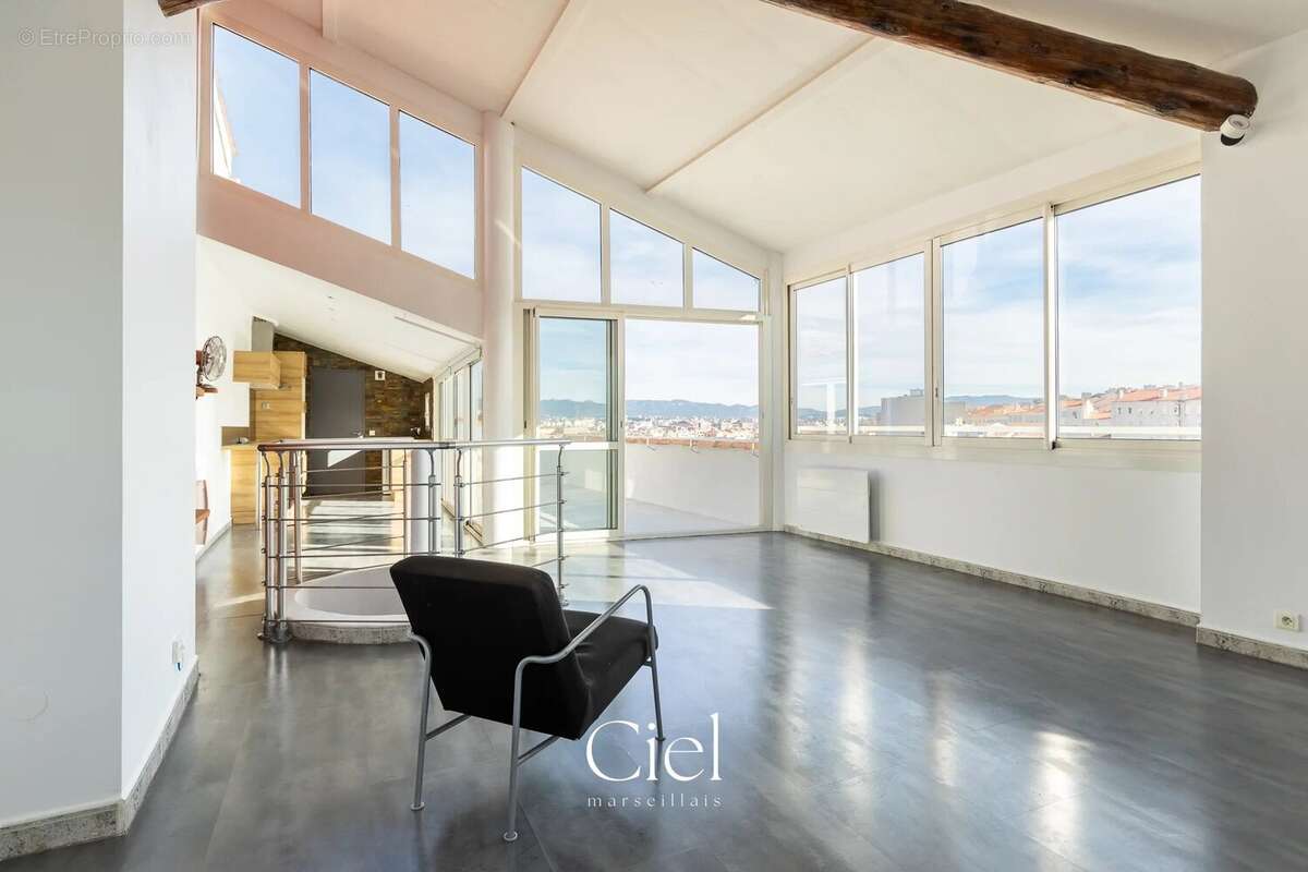 Appartement à MARSEILLE-7E