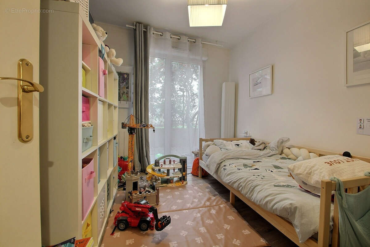 Appartement à NANTERRE