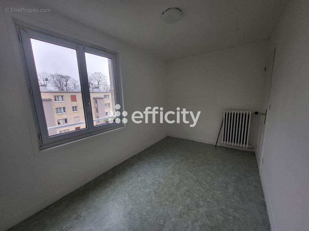 Appartement à CLICHY-SOUS-BOIS