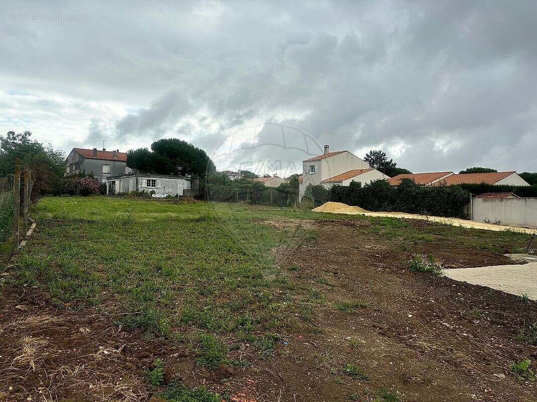 Terrain à SAINT-PALAIS-SUR-MER