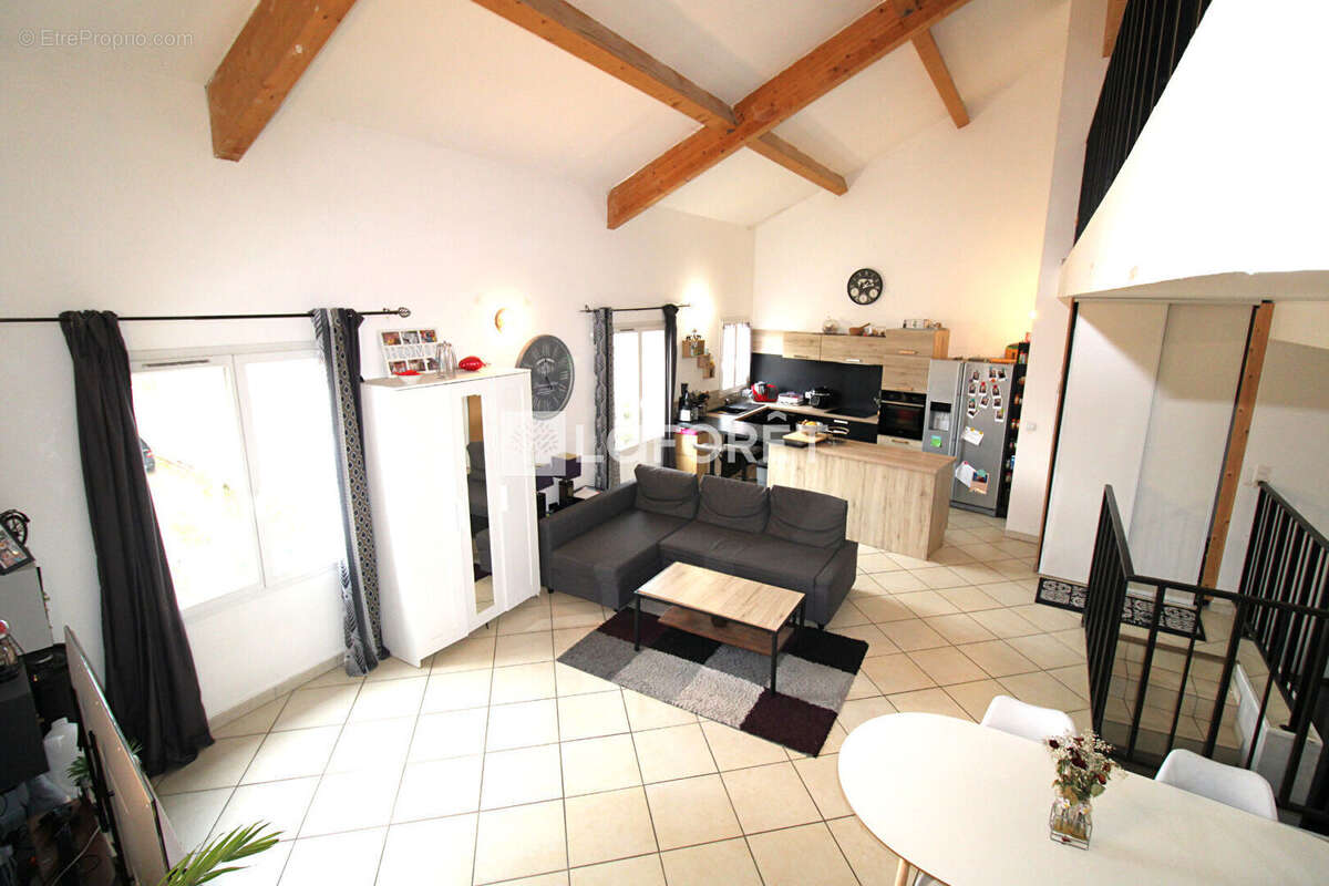 Appartement à FORCALQUEIRET