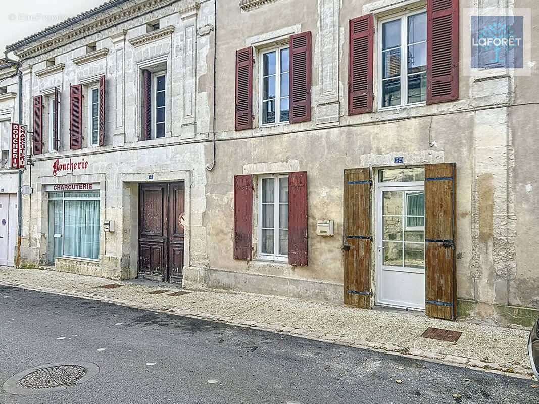 Appartement à MONTLIEU-LA-GARDE