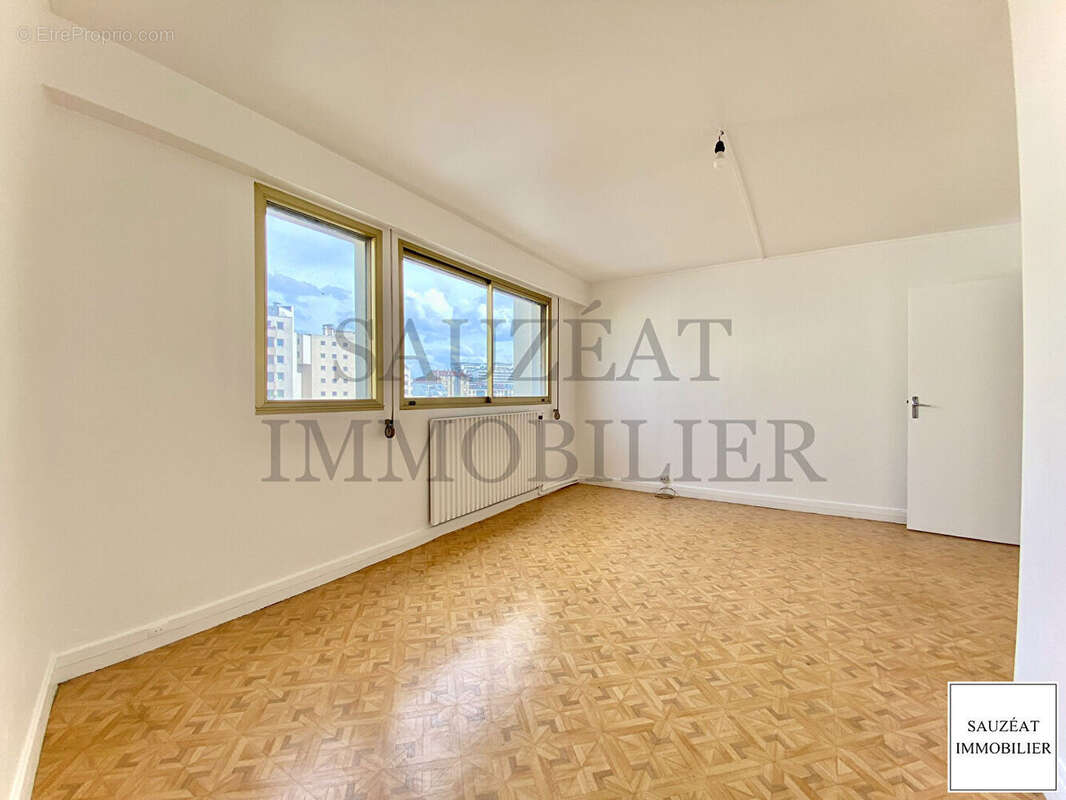 Appartement à MONTROUGE