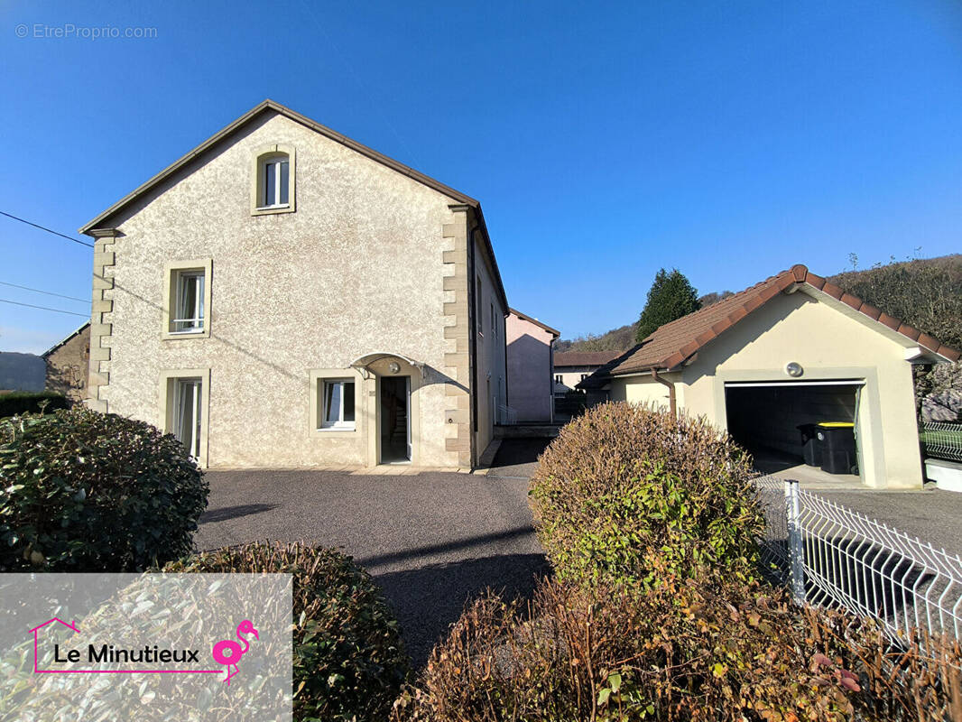 Appartement à RADDON-ET-CHAPENDU