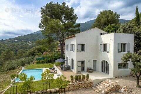 Maison à TOURRETTES-SUR-LOUP