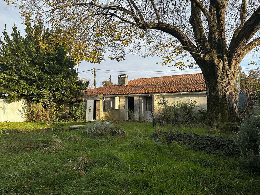 Maison à VAUX-SUR-MER