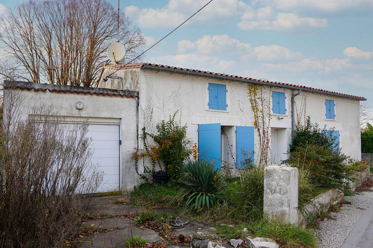 Maison à VAUX-SUR-MER