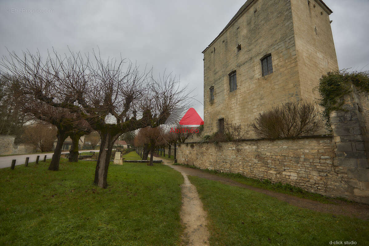 Maison à CRAVANT