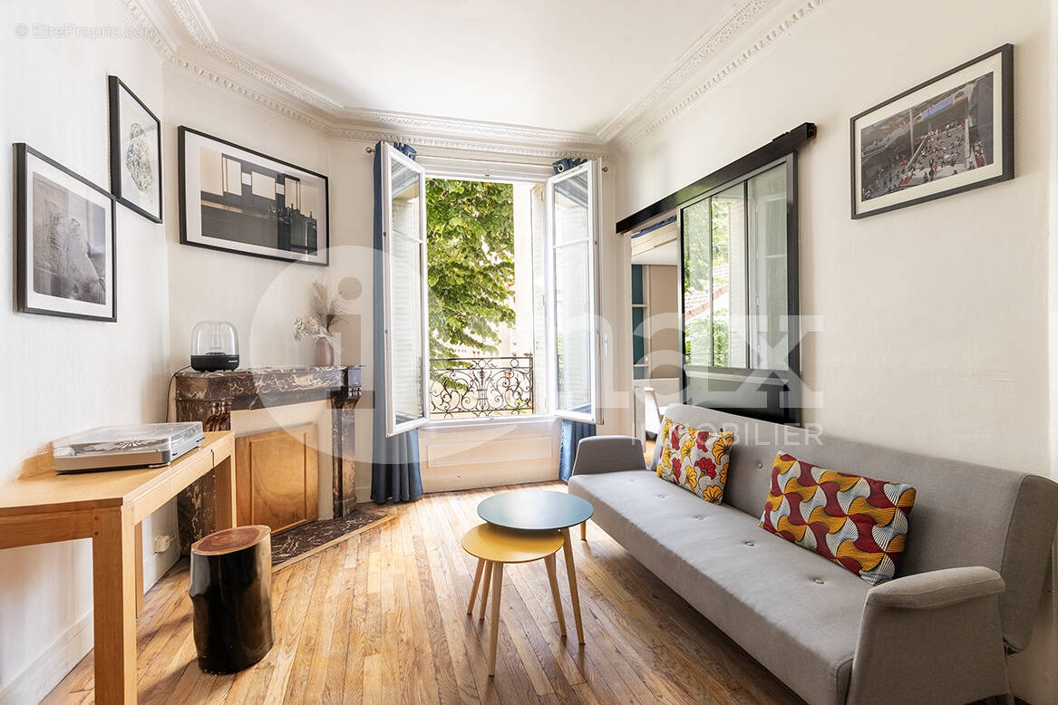 Appartement à COURBEVOIE