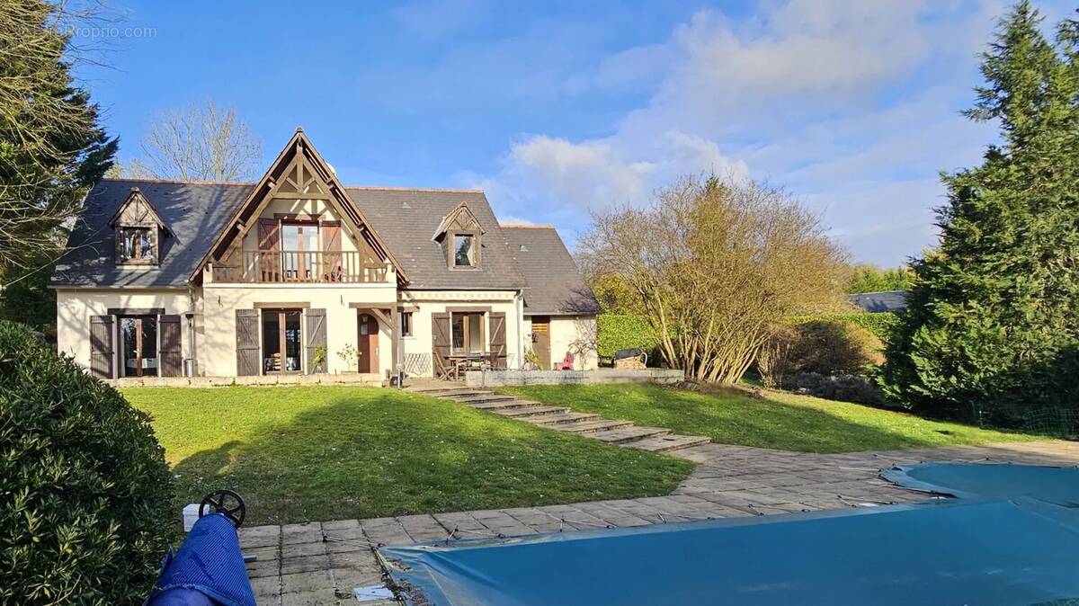 Maison à CHINON