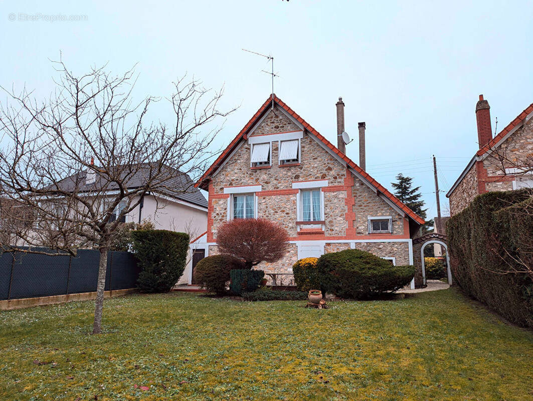 Maison à VAIRES-SUR-MARNE