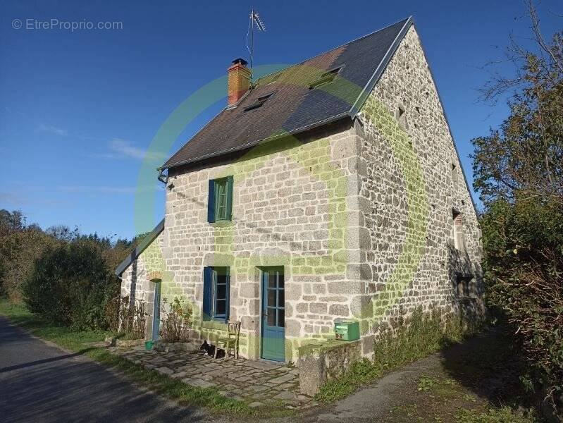 Maison à CHENERAILLES