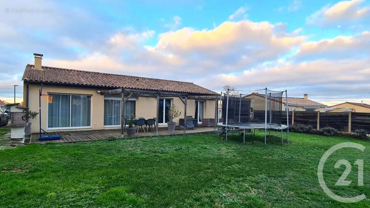 Maison à CUSSAC-FORT-MEDOC