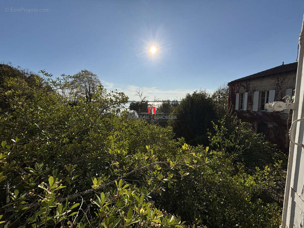 Maison à BAYON-SUR-GIRONDE