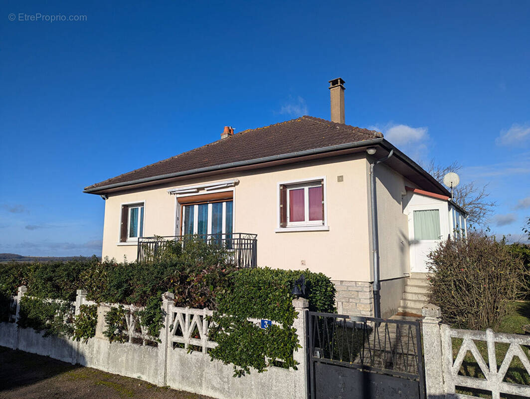 Maison à SAUVIGNY-LES-BOIS