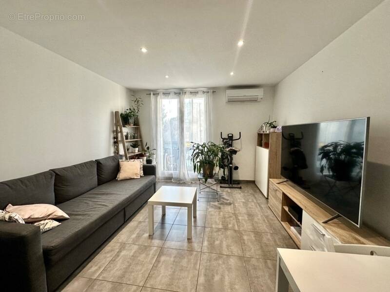 Appartement à MARSEILLE-4E