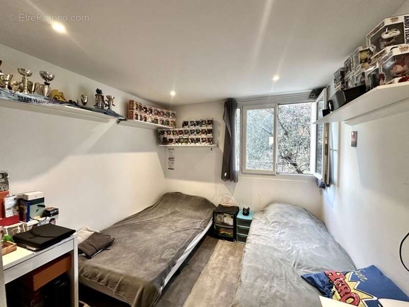 Appartement à MARSEILLE-4E