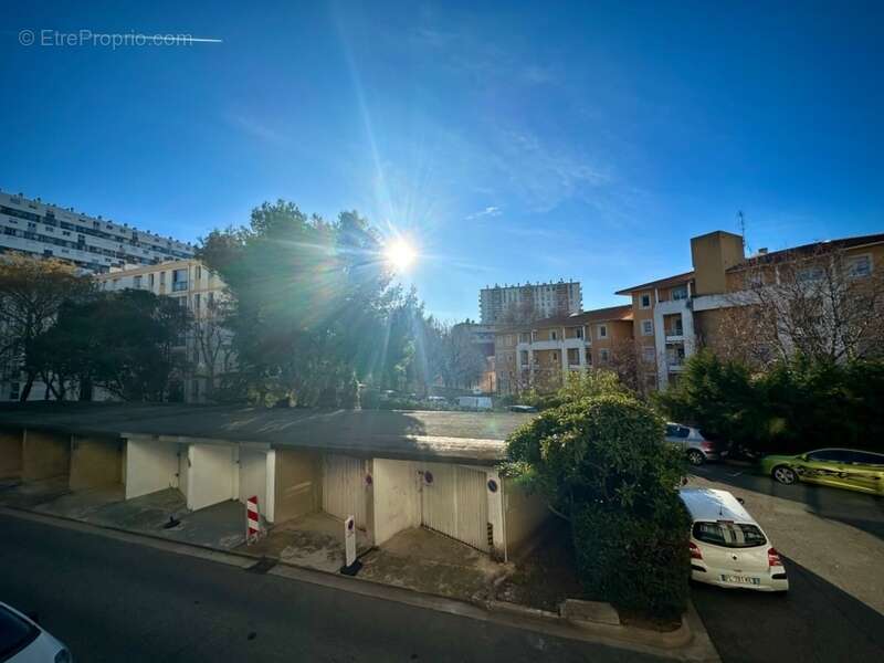 Appartement à MARSEILLE-4E