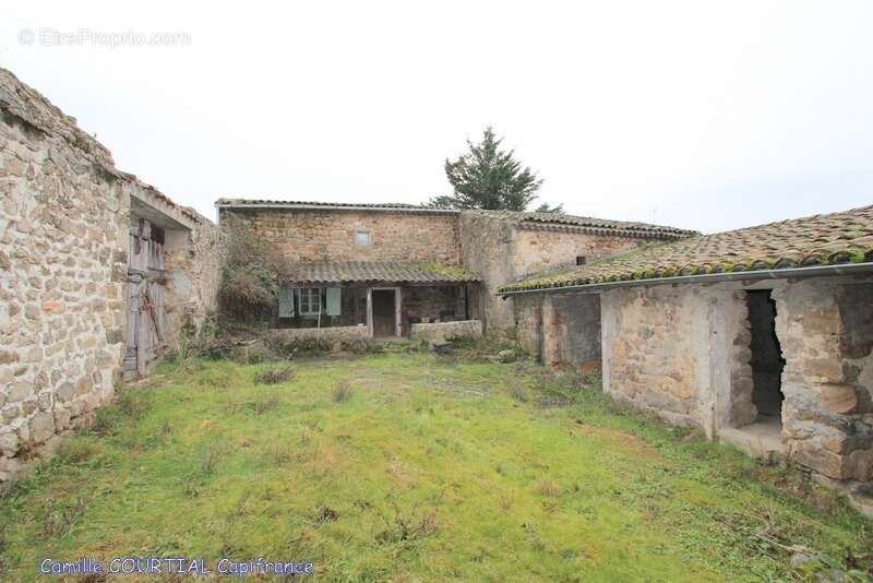 Maison à VERNOUX-EN-VIVARAIS