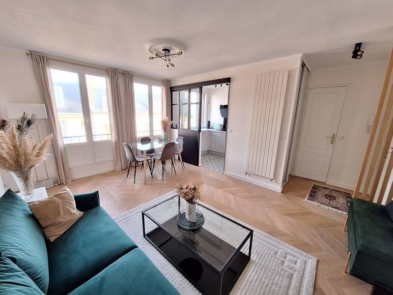 Appartement à VERSAILLES