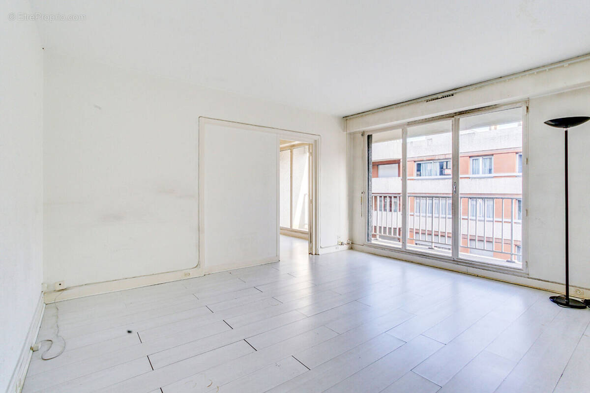 Appartement à PARIS-15E