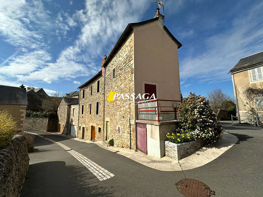 Maison à LAISSAC