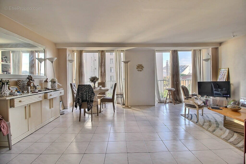 Appartement à MARSEILLE-8E