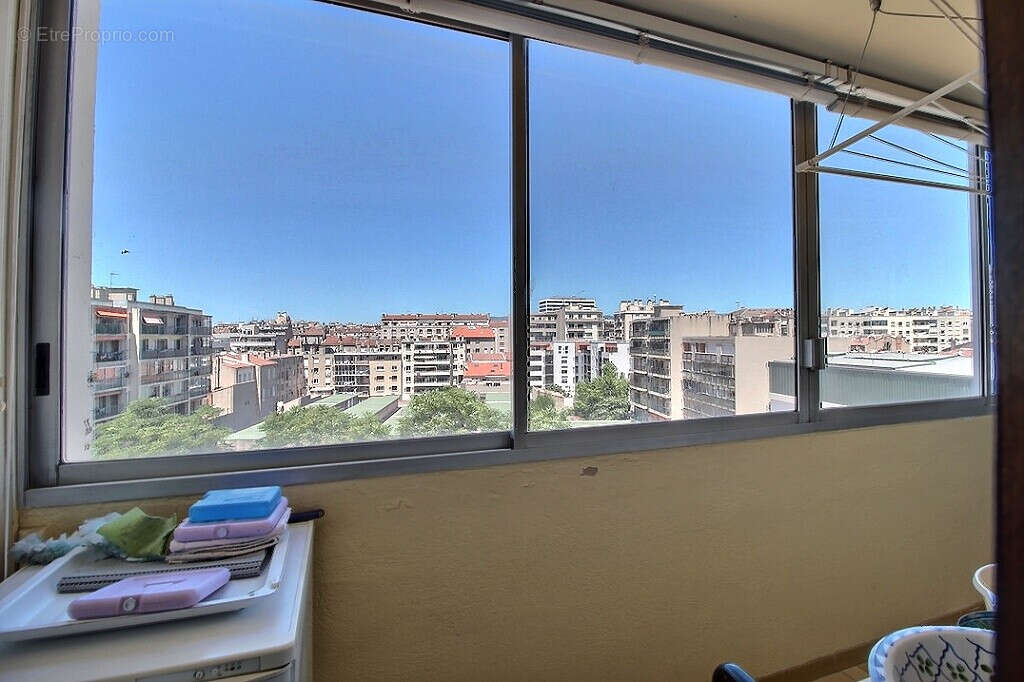 Appartement à MARSEILLE-5E