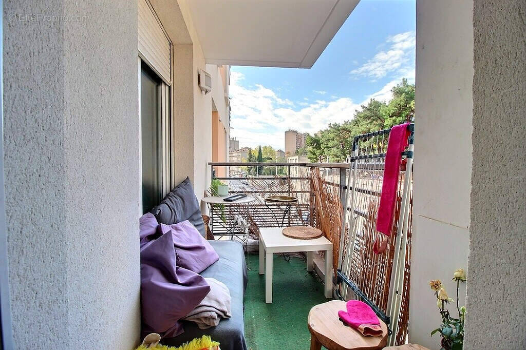 Appartement à MARSEILLE-4E