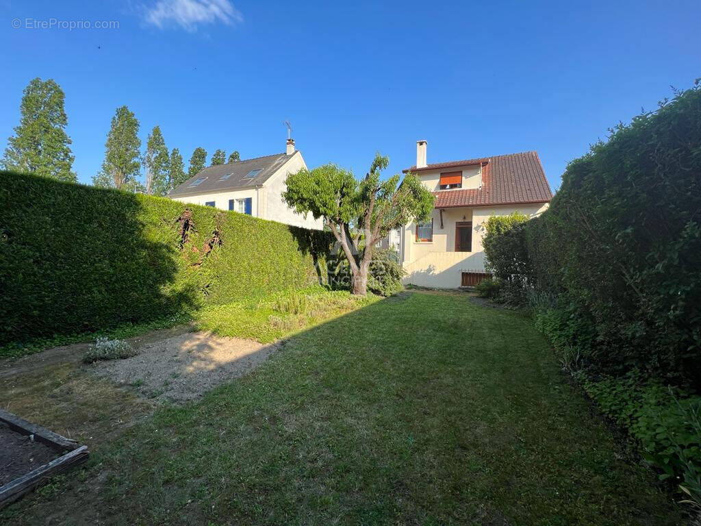 Maison à CARRIERES-SUR-SEINE