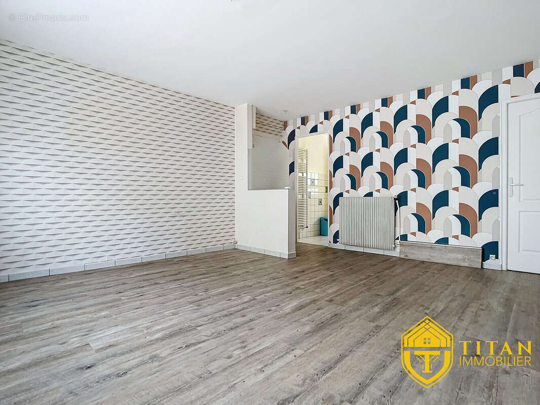 EXCLUSIVITÉ : Appartement T3 au rez-de-chaussée avec deux chambres et une cave à ROSENDAEL (59240) - TITAN IMMOBILIER  - Appartement à DUNKERQUE