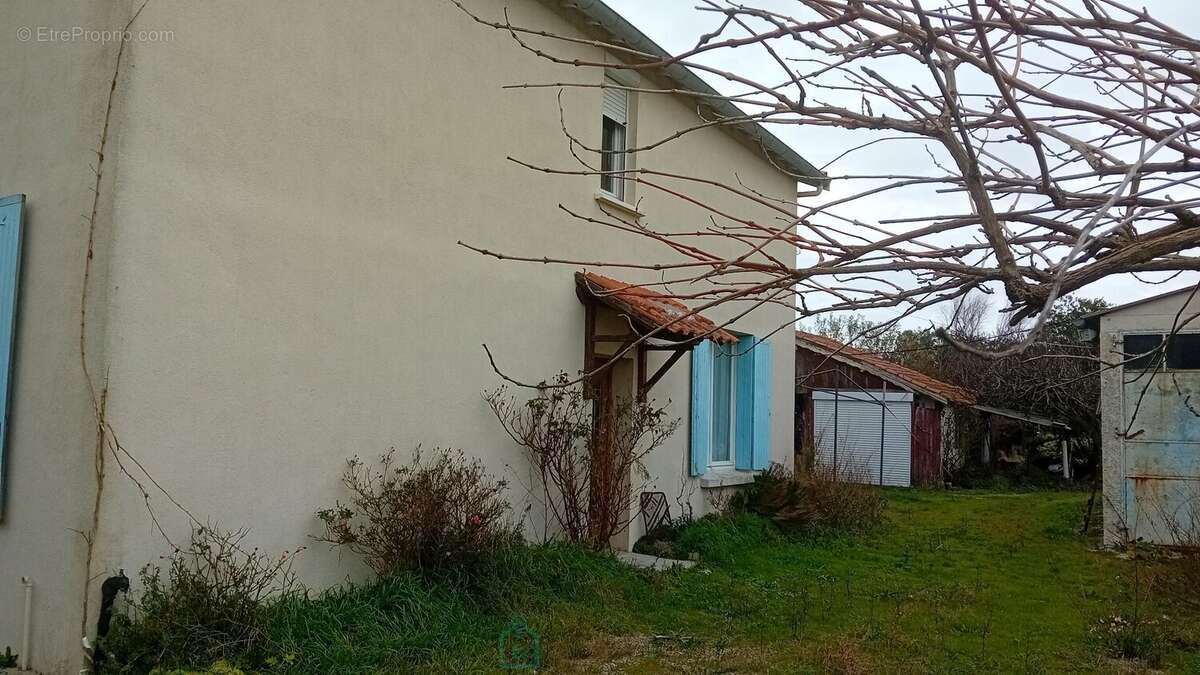 Maison à BOURCEFRANC-LE-CHAPUS