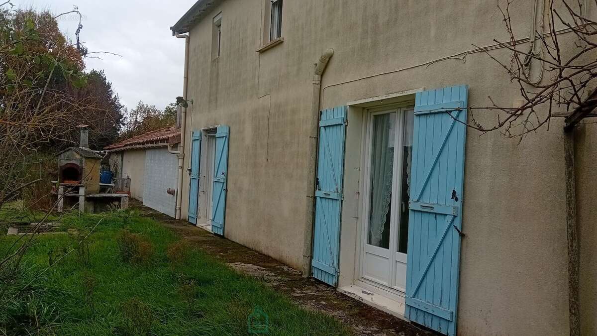 Maison à BOURCEFRANC-LE-CHAPUS