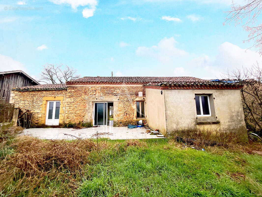 Maison à SAINT-FRONT-SUR-LEMANCE