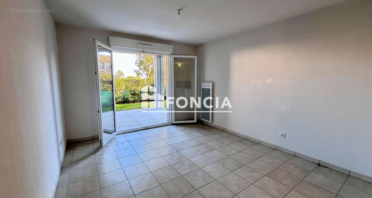 Appartement à ROQUEBRUNE-SUR-ARGENS