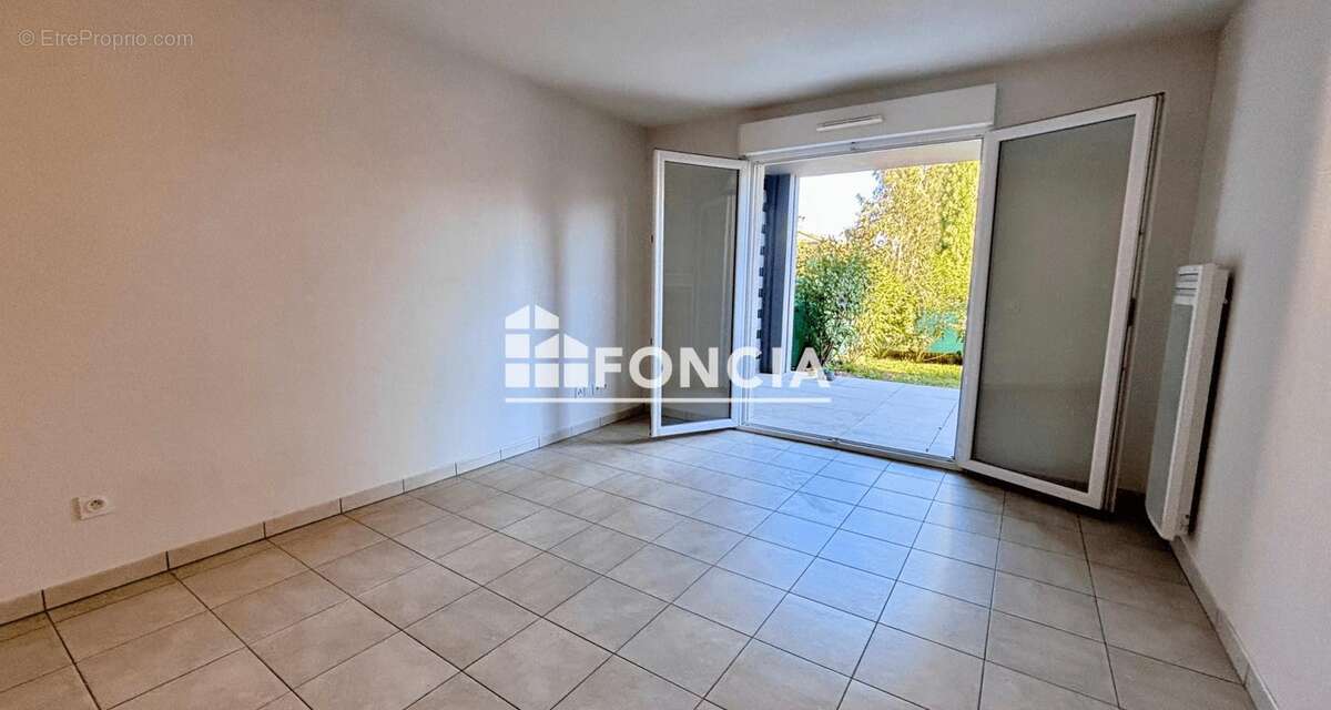 Appartement à ROQUEBRUNE-SUR-ARGENS