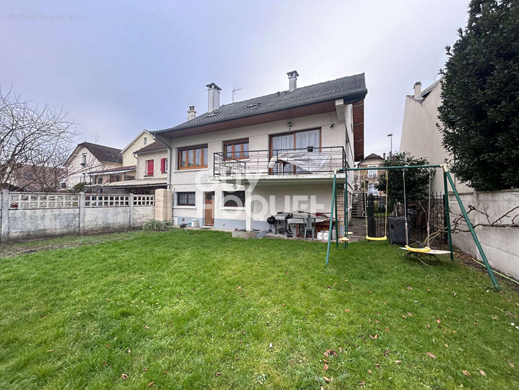 Maison à LES PAVILLONS-SOUS-BOIS