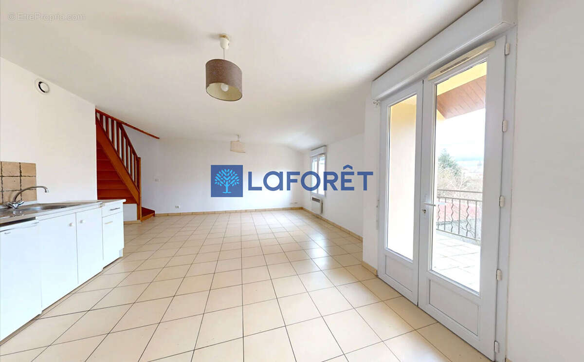 Appartement à SAVIGNY-SUR-ORGE