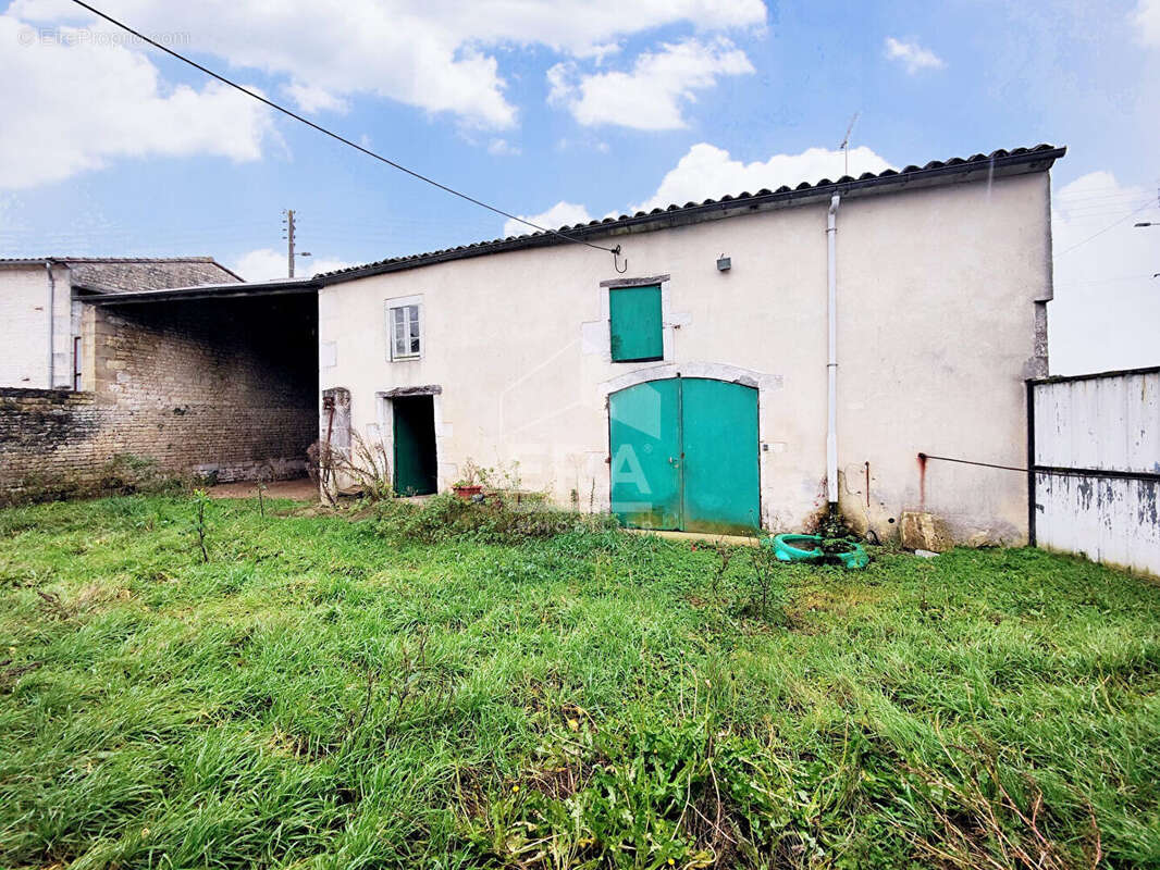 Maison à SIGOGNE