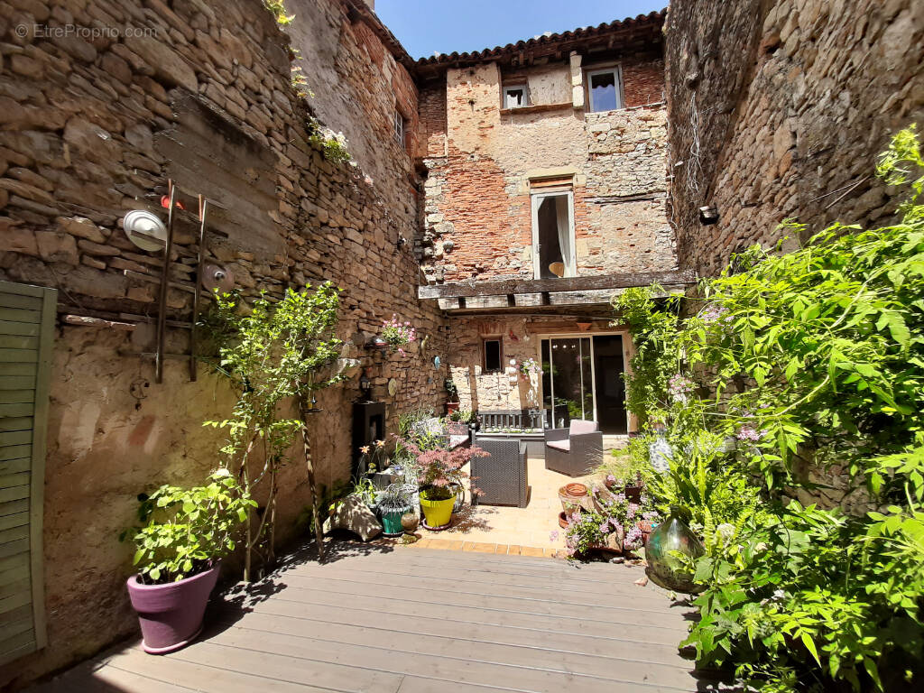 Maison à SAINT-ANTONIN-NOBLE-VAL