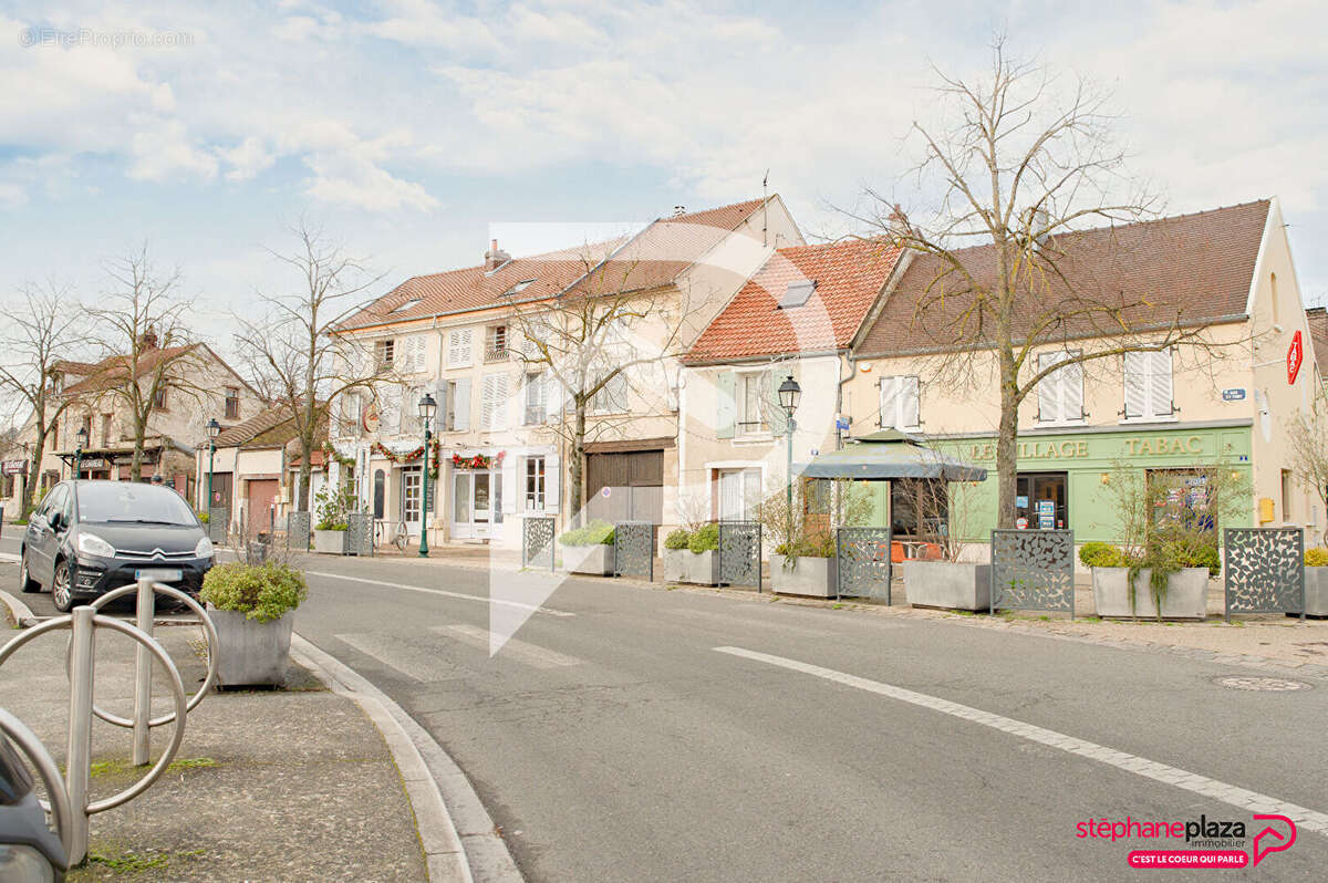 Maison à NEUVILLE-SUR-OISE