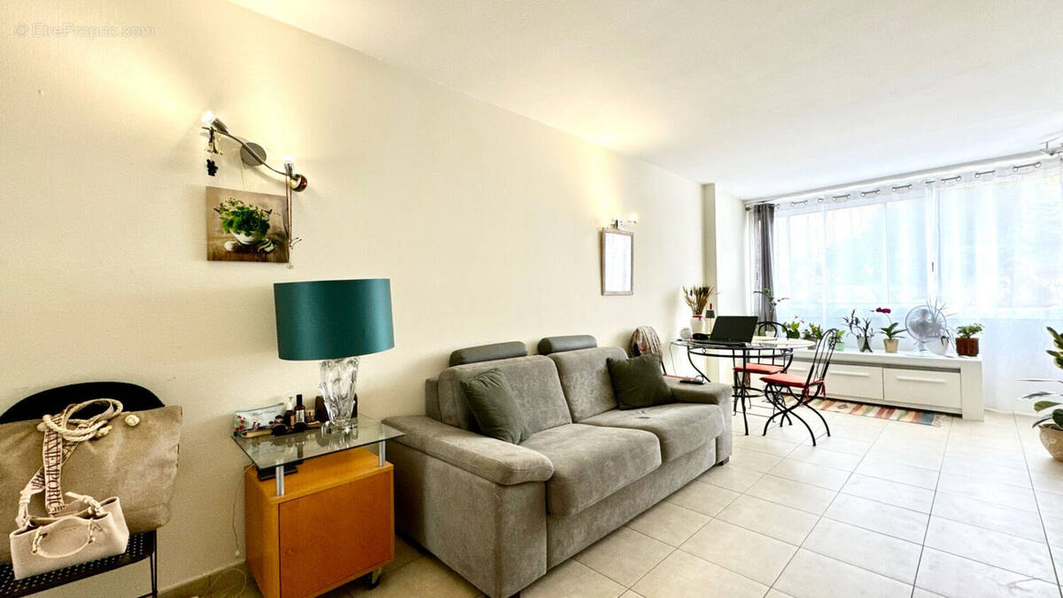 Appartement à ROQUEBRUNE-CAP-MARTIN